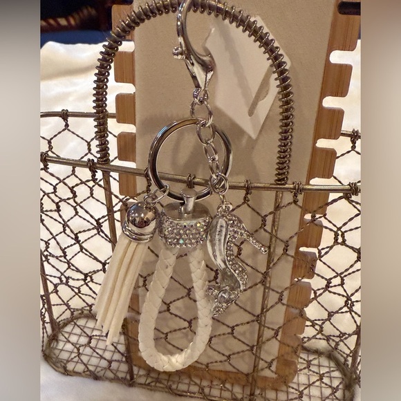 Elegant White Braided Wristlet Keychain 
w/Rhinestone Heel & Tassel -Unique NWT - Picture 12 of 14
